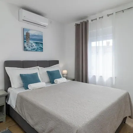 Apartment Beautiful In Pobri With Kitchen